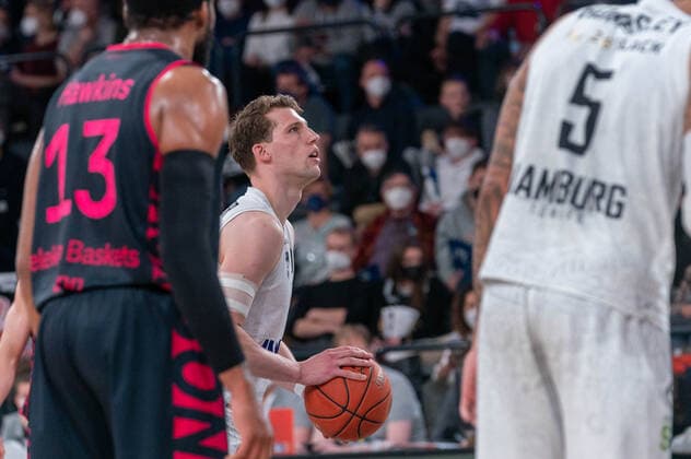 easyCredit Basketball Bundesliga, Hamburg Towers vs. Telekom Baskets Bonn, Hamburg, 29.10.2021 easyCredit Basketball Bundesliga, Hamburg Towers vs. Telekom Bskets Bonn, Lukas Meisner ( 7 Hamburg Towers) Copyright: xBEAUTIFULxSPORTS Mohwinkelx