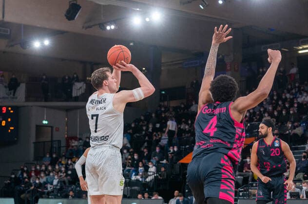 easyCredit Basketball Bundesliga, Hamburg Towers vs. Telekom Baskets Bonn, Hamburg, 29.10.2021 easyCredit Basketball Bundesliga, Hamburg Towers vs. Telekom Bskets Bonn, Lukas Meisner ( 7 Hamburg Towers) Copyright: xBEAUTIFULxSPORTS Mohwinkelx