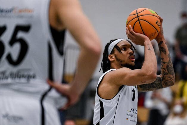 12.03.2022, xpsx, Basketball 2.Bundesliga Pro B, White Wings Hanau - Baskets Koblenz v.l. Dewrell Tisdale Jr. (Hanau) Hanau Hessen Deutschland (DEU)