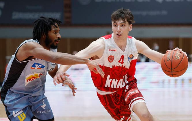 12.03.2022, Basketball, BBL, Hauptrunde, s.Oliver Wuerzburg - Hakro Merlins Crailsheim, GER, Wuerzburg, tectake Arena Bild: v. li. Terrell Harris (Merlins) und Julius Boehmer (s.Oliver Wuerzburg) Copyright: HMBxMedia xHeikoxBecker