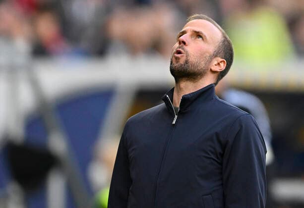 Trainer Coach Sebastian Hoeneß Hoeness TSG 1899 Hoffenheim am Spielfeldrand Gestik Geste Enttaeuschung enttaeuscht nach vergebener Torchance Gestik Geste TSG 1899 Hoffenheim vs FC Bayern Muenchen FCB 12.03.2022 DFL REGULATIONS PROHIBIT ANY USE OF PHOTOGRAPHS AS IMAGE SEQUENCES AND OR QUASI-VIDEO TSG 1899 Hoffenheim vs FC Bayern Muenchen FCB