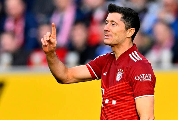 Robert Lewandowski FC Bayern Muenchen FCB (09) Gestik Geste TSG 1899 Hoffenheim vs FC Bayern Muenchen FCB 12.03.2022 DFL REGULATIONS PROHIBIT ANY USE OF PHOTOGRAPHS AS IMAGE SEQUENCES AND OR QUASI-VIDEO TSG 1899 Hoffenheim vs FC Bayern Muenchen FCB