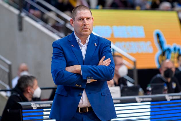 Ludwigsburg, Deutschland 12. Maerz 2022: BBL- 21 22 - MHP Riesen Ludwigsburg vs. Brose Bamberg Headcoach Oren Amiel (Bamberg) Ludwigsburg MHP Arena Baden-Württemberg Deutschland