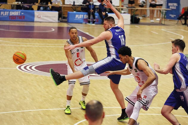 Rheinstars vs. Eintracht Stahnsdorf Rheinstars Köln vs. Eintracht Stahnsdorf, Basketball, BARMER 2. Basketball Bundesliga ProB, links: Andrej Mangold (Rheinstars) , 12.03.2022,