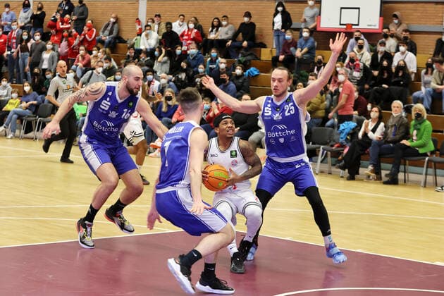Rheinstars vs. Eintracht Stahnsdorf Rheinstars Köln vs. Eintracht Stahnsdorf, Basketball, BARMER 2. Basketball Bundesliga ProB, Vincent Golson (Rheinstars), 12.03.2022,