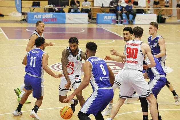 Rheinstars vs. Eintracht Stahnsdorf Rheinstars Köln vs. Eintracht Stahnsdorf, Basketball, BARMER 2. Basketball Bundesliga ProB, Ron Mvouika (Rheinstars), 12.03.2022,