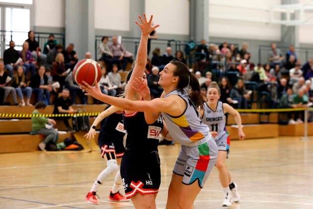 12.03.2022, 2. Toyota Damen Basketball Bundesliga Nord, DBBL, Saison 2021 2022, Damen, Chemcats Chemnitz - Bender Baskets Grünberg Lilli Frölich, ChemCats Chemnitz, Olivia Katherine Nash, Bender Baskets Grünberg Chemnitz Sporthalle am Schlossteich Sachsen Germany