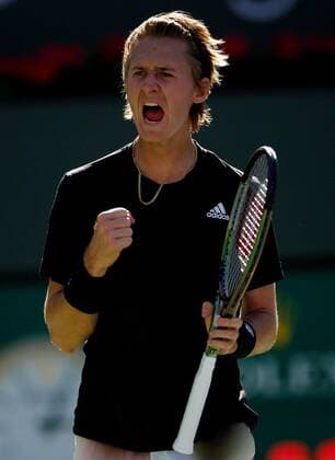 Mandatory Credit: Photo by Ella Ling Shutterstock (12845049bv) Sebastian Korda of USA celebrates BNP Paribas Open, Tennis, Day 4, Indian Wells Tennis Garden, California, USA - 12 Mar 2022 BNP Paribas Open, Tennis, Day 4, Indian Wells Tennis Garden, California, USA - 12 Mar 2022 Copyright: xEllaxLing Shutterstockx 12845049bv