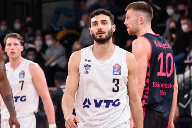 Basketball, Saison 2022, easyCredit BBL, Hamburg Towers (HAM) - Telekom Baskets Bonn (BON), edel-optics.de Arena, 12.03.2022, 25. Spieltag Max DiLeo ( 3, HAM) Hamburg Deutschland