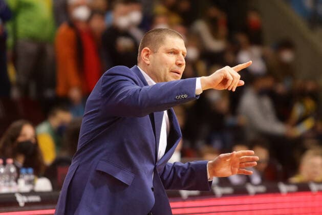 Ludwigsburg , Basketball easycredit BBL Bundesliga . MHP Riesen Ludwigsburg vs. Brose Bamberg , Oren Amiel ( Trainer Bamberg ) ,