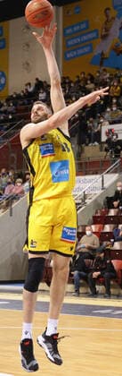 Ludwigsburg , Basketball easycredit BBL Bundesliga . MHP Riesen Ludwigsburg vs. Brose Bamberg , Jonas Wohlfarth-Bottermann ( Riesen ) ,