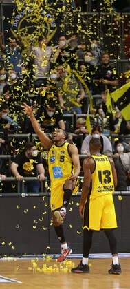 Ludwigsburg , Basketball easycredit BBL Bundesliga . MHP Riesen Ludwigsburg vs. Brose Bamberg , Justin Simon ( Riesen ) ,