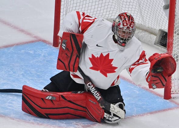 (220313) -- BEIJING, March 13, 2022 -- Goalkeeper Dominic Larocque of Canada makes a save during the Para Ice hockey, Eishockey Gold Medal Game between the United States and Canada of the Beijing 2022 Paralympic Winter games, Winterspiele,Spiele, Summer games at National Indoor Stadium in Beijing, capital of China, March 13, 2022. ) (SP)CHINA-BEIJING-WINTER PARALYMPICS-PARA ICE HOCKEY-GOLD MEDAL GAME-USA VS CAN (CN) WuxHuiwo 