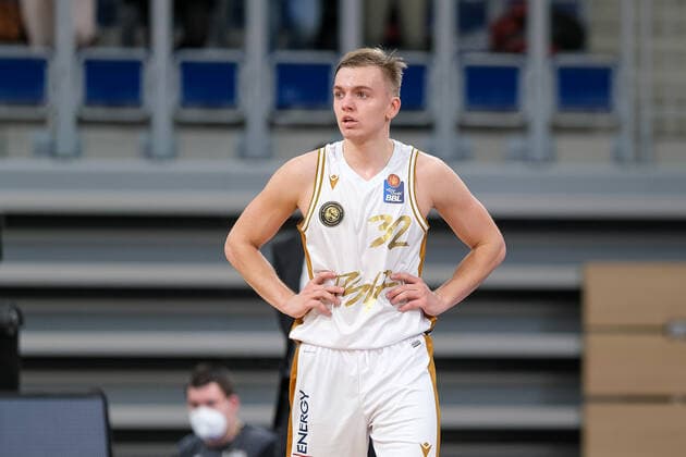 Arturs Zagars (Basketball Loewen Braunschweig, 32) ist sichtlich enttaeuschung traurig niedergeschlagen, MLP Academics Heidelberg vs. Basketball Loewen Braunschweig, Basketball, easyCredit Bundesliga, 25.Spieltag, Saison 2021 2022, 12.03.2022, MLP Academics Heidelberg vs. Basketball Loewen Braunschweig, Basketball, easyCredit Bundesliga, 25.Spieltag, Saison 2021 2022, 12.03.2022, Heidelberg Copyright: xEibner-Pressefotox EP_EER