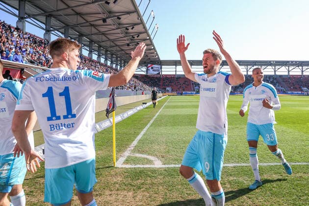 13.03.2022, Fussball, Saison 2021 2022, 2. Bundesliga, 26. Spieltag, FC Ingolstadt 04 - FC Schalke 04, v. l. Marius Bülter (FC Schalke 04), Simon Terodde (FC Schalke 04) Foto: Tim Rehbein RHR-FOTO Ingolstadt Audi Sportpark Bayern Deutschland xRHR-FOTO TRx