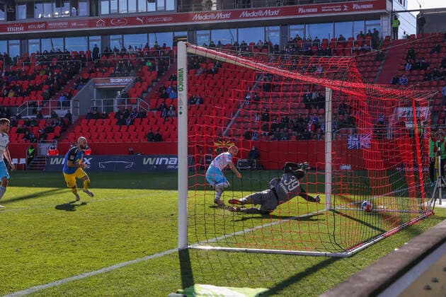 13.03.2022, Fussball, Saison 2021 2022, 2. Bundesliga, 26. Spieltag, FC Ingolstadt 04 - FC Schalke 04, Dominick Drexler (FC Schalke 04) erzielt das Tor zum 0 zu 3. Foto: Tim Rehbein RHR-FOTO Ingolstadt Audi Sportpark Bayern Deutschland xRHR-FOTO TRx