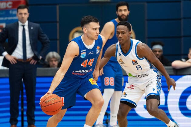 Nikola Rebic (MBC, 44), Brancou Badio (Skyliners, 8), Syntainics MBC vs. Fraport Skyliners, Basketball Bundesliga, Maenner, 2021 2022, 25. Spieltag, 13.03.2022, Syntainics MBC vs. Fraport Skyliners, Basketball Bundesliga, Maenner, 2021 2022, 25. Spieltag, 13.03.2022, Weissenfels