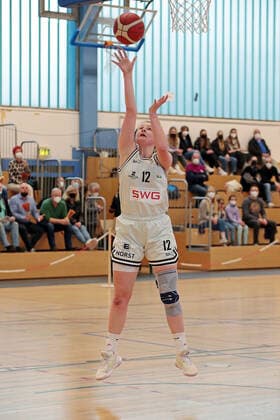13.03.2022, xovx, Basketball Damen 2. Bundesliga DBBL, Bender Baskets Grünberg - Eintracht Braunschweig Carlice Poelstra (Bender Baskets Grünberg), Freisteller Grünberg Sporthalle Theo-Koch-Schule Hessen Deutschland (DE)