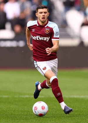 Fußball, England, Premier League, West Ham United, Ganzkörper, Saison 2021 2022 West Ham United v Aston Villa 13 March 2022, London - Premier League Football - West Ham United v Aston Villa - Aaron Cresswell of West Ham United runs with the ball - Photo: Jacques Feeney Offside. London UK Copyright: xJacquesxFeeneyx xOffsidexOffside