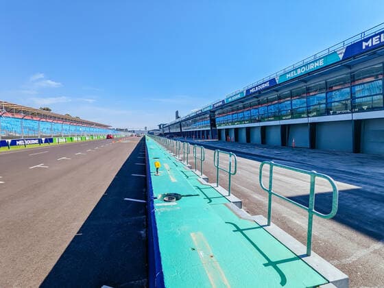 March 14, 2022: MELBOURNE, AUSTRALIA - MARCH 14 2022: Track build and preparations for the 2022 Formula 1 Australian Grand Prix to be held on April 7-10 2022. - ZUMAp121 20220314_zsp_p121_014 Copyright: xChrisxPutnamx