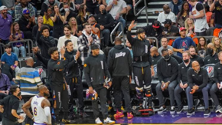 Phoenix, Arizona, March 13th 2022: Phoenix Suns Bench players celebrate a score during the National Basketball Association game between the Los Angeles Lakers and the Phoenix Suns at Footprint Center in Phoenix, Arizona. Edwin Rodriguez SPP Los Angeles Lakers v Phoenix Suns - NBA, Basketball Herren, USA - FootPrint Center 