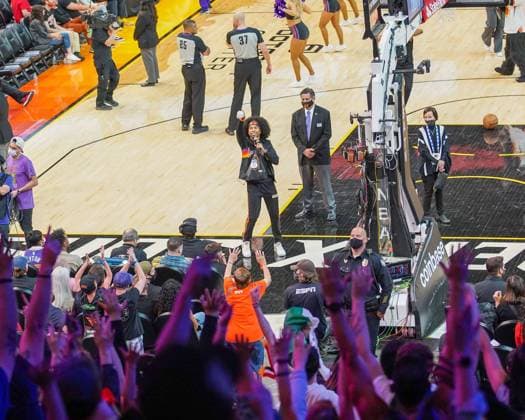 Phoenix, Arizona, March 13th 2022: Suns host cheers up the crowd during the National Basketball Association game between the Los Angeles Lakers and the Phoenix Suns at Footprint Center in Phoenix, Arizona. Edwin Rodriguez SPP Los Angeles Lakers v Phoenix Suns - NBA, Basketball Herren, USA - FootPrint Center 