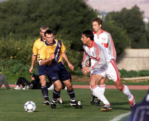 13.01.02 VfB Stuttgart Trainingslager Portugal 2002 Portugal, Albufeira, 13.01.2002, Fussball, Bundesliga, VfB Stuttgart Trainingslager Portugal 2002: Fernando Meira. *** 13 01 02 VfB Stuttgart training camp Portugal 2002 Portugal, Albufeira, 13 01 2002, football, Bundesliga, VfB Stuttgart training camp Portugal 2002 Fernando Meira