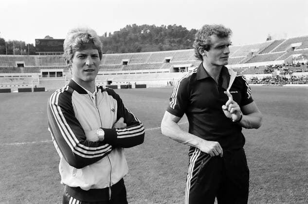 12.06.80 EM 1980 Italien DFB Quartier Trainingscamp Rom Italien, Rom, 12.06.1980, Fussball, UEFA EURO, EM, Europameisterschaft,Fussball EM 1980 in Italien, DFB Quartier Trainingscamp Rom: v.l. Karlheinz Förster, Hans-Peter Briegel. *** 12 06 80 EM 1980 Italy DFB Quarter Training Camp Rome Italy, Rome, 12 06 1980, Football, UEFA Euro EM 1980 in Italy, DFB Quarter Training Camp Rome v l Karlheinz Förster, Hans Peter Briegel