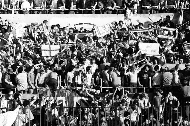 12.06.80 EM 1980 Italien DFB Quartier Trainingscamp Rom Italien, Rom, 12.06.1980, Fussball, UEFA EURO, EM, Europameisterschaft,Fussball EM 1980 in Italien, DFB Quartier Trainingscamp Rom: England Fans. *** 12 06 80 EM 1980 Italy DFB quarters training camp Rome Italy, Rome, 12 06 1980, football, UEFA Euro EM 1980 in Italy, DFB quarters training camp Rome England fans