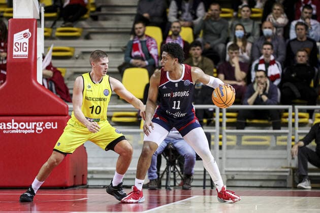 Matt Mitchel 11 et Benedek Varadi 10 SIG Strasbourg vs Falco Szombathely. Basketball Champions League - 14-03-2022 ElyxandroCegarra Panoramic 