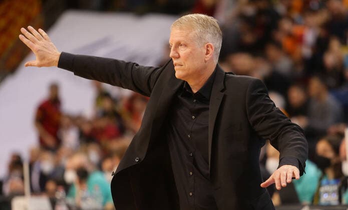 Ludwigsburg , Basketball Champions League Top 16 , MHP Riesen Ludwigsburg vs. Galatasaray Nef , Trainer John Patrick ( Riesen )