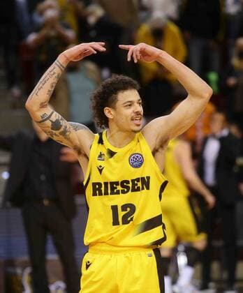 Ludwigsburg , Basketball Champions League Top 16 , MHP Riesen Ludwigsburg vs. Galatasaray Nef , Jonah Radebaugh ( Riesen )