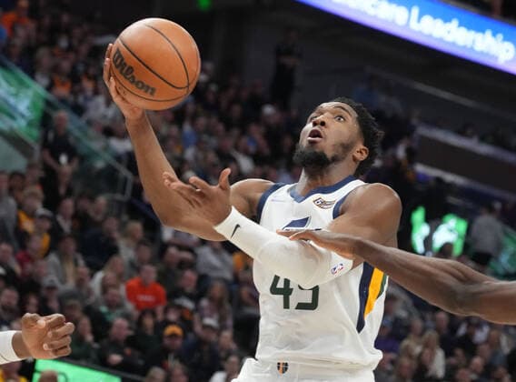 Utah Jazz guard Donovan Mitchell is in action during an NBA, Basketball Herren, USA game between Utah Jazz and Milwaukee Bucks, in Vivint Smart Home Arena in Salt Lake City, Utah, USA, 14 March 2022. Milwaukee Bucks at Utah Jazz !ACHTUNG: NUR REDAKTIONELLE NUTZUNG!  Copyright: xGEORGExFREYx AME3400 20220315-fb86540bbc3032592a881fb1b140d3ebe8faa0ce