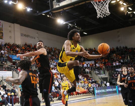 Sport Bilder des Tages Justin Simon (Riesen) . MHP Riesen Ludwigsburg vs. Galatasaray Nef. Basketball-Champions League 2021-2022. Ludwigsburg , GER, 14.03.2022,