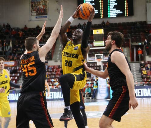Rawle Alkins (Riesen, Mitte) . MHP Riesen Ludwigsburg vs. Galatasaray Nef. Basketball-Champions League 2021-2022. Ludwigsburg , GER, 14.03.2022,