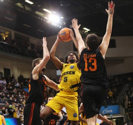 Justin Simon (Riesen, Mitte) . MHP Riesen Ludwigsburg vs. Galatasaray Nef. Basketball-Champions League 2021-2022. Ludwigsburg , GER, 14.03.2022,