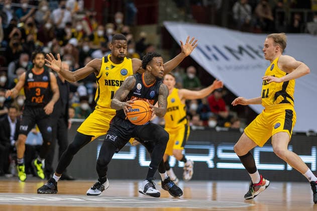 Yorman Polas Bartolo (MHP Riesen Ludwigsburg, 13), GER, MHP Riesen Ludwigsburg vs. Galatasaray Nef, Basketball, Champions League, Best of 16, Spielzeit 2021 2022, 14.03.2022, GER, MHP Riesen Ludwigsburg vs. Galatasaray Nef, Basketball, Champions League, Best of 16, Spielzeit 2021 2022, 14.03.2022 Ludwigsburg Copyright: xEibner-Pressefoto SaschaxWaltherx EP_EER