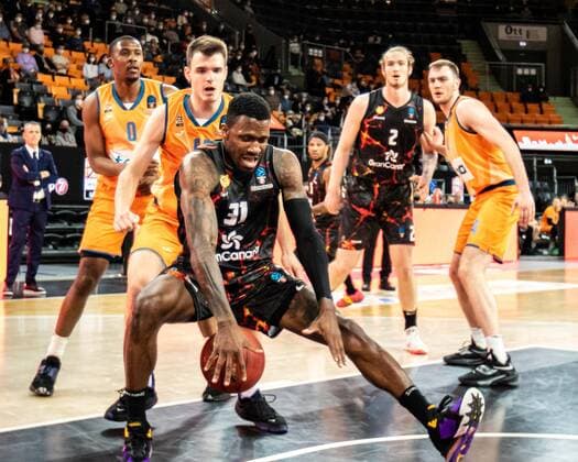 Dylan Ennis (CB Gran Canaria, 31), Fedor Zugic (Ratiopharm Ulm 44), Semaj Christon (Ratiopharm Ulm 0) GER, Ratiopharm Ulm vs. Gran Canaria, 7DAYS Eurocup Basketball, 15.Spieltag, 15.03.2022 Ratiopharm Ulm vs. Gran Canaria, 7 Days Eurocup Basketball, 15.Spieltag Neu-Ulm Copyright: xEibner-Pressefoto RogerxBuerkex EP_EER