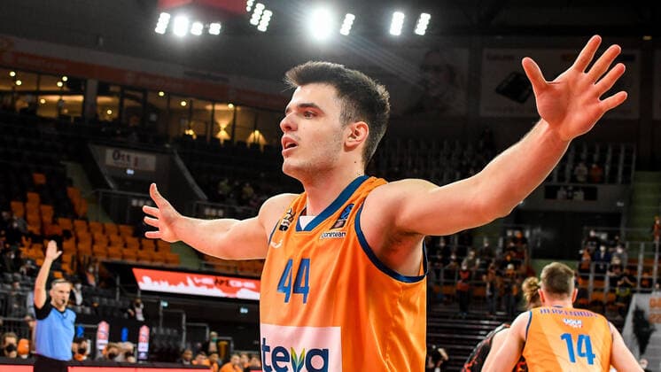 GER, EuroCup, ratiopharm Ulm vs Herbalife Gran Canaria 15.03.2022, ratiopharm arena, Neu-Ulm, GER, EuroCup, ratiopharm Ulm vs Herbalife Gran Canaria, im Bild Fedor Zugic (Ulm, 44)