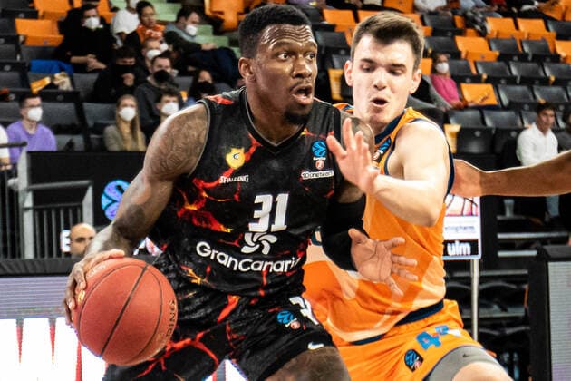 Dylan Ennis (CB Gran Canaria, 31), Fedor Zugic (Ratiopharm Ulm 44) GER, Ratiopharm Ulm vs. Gran Canaria, 7DAYS Eurocup Basketball, 15.Spieltag, 15.03.2022 Ratiopharm Ulm vs. Gran Canaria, 7 Days Eurocup Basketball, 15.Spieltag Neu-Ulm Copyright: xEibner-Pressefoto RogerxBuerkex EP_EER