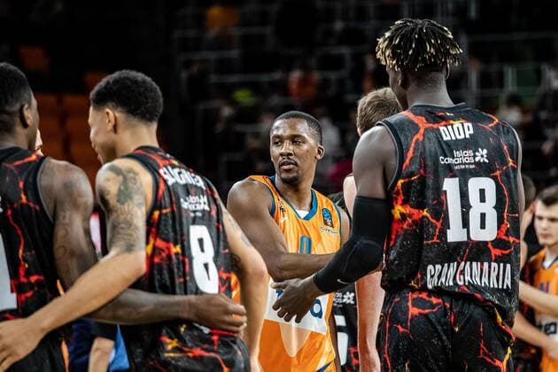 Gran Canaria siegt mit 94:93 Endstand gegen Ratiopharm Ulm. Glueckliche Sieger Ratiopharm Ulm vs. Gran Canaria, 7DAYS Eurocup Basketball, 15.Spieltag, 15.03.2022 Ratiopharm Ulm vs. Gran Canaria, 7 Days Eurocup Basketball, 15.Spieltag Neu-Ulm Copyright: xEibner-Pressefoto RogerxBuerkex EP_EER