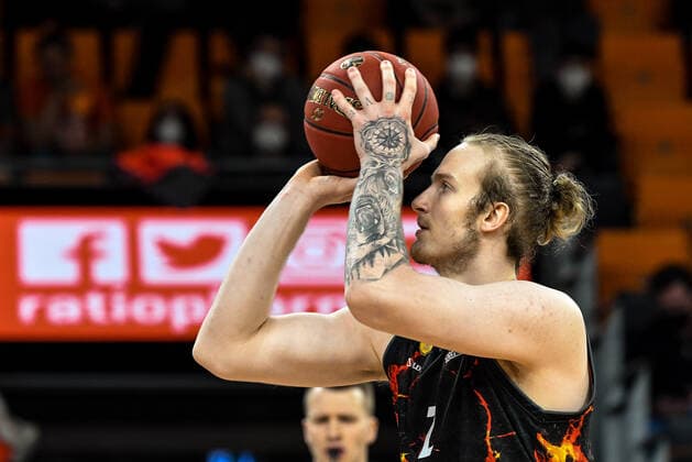 GER, EuroCup, ratiopharm Ulm vs Herbalife Gran Canaria 15.03.2022, ratiopharm arena, Neu-Ulm, GER, EuroCup, ratiopharm Ulm vs Herbalife Gran Canaria, im Bild Aleksander Balcerowski (Gran Canaria, 2)