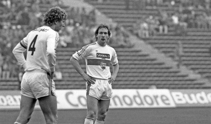 29.11.86 FC Bayern München - VfB Stuttgart Deutschland, München, 29.11.1986, Fussball, Bundesliga, FC Bayern München - VfB Stuttgart (1:0): v.l. Guido Buchwald, Andreas Müller (beide VfB Stuttgart). *** 29 11 86 FC Bayern München VfB Stuttgart Germany, Munich, 29 11 1986, Football, Bundesliga, FC Bayern München VfB Stuttgart 1 0 v l Guido Buchwald, Andreas Müller both VfB Stuttgart