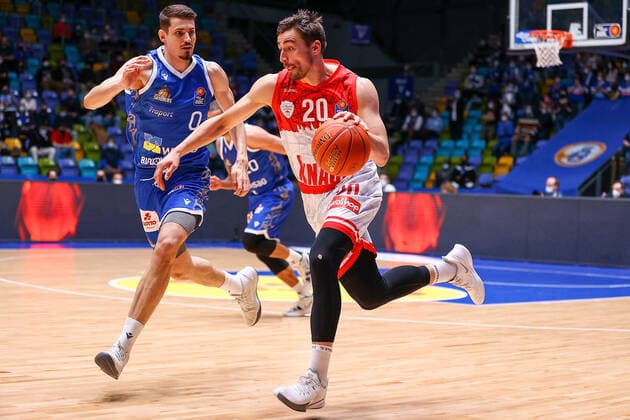 Frankfurt 16.03.2022 xjfx Basketball BBL Bundesliga, Fraport Frankfurt Skyliners - s.Oliver Würzburg emspor, emonline v.l., Lukas Wank (Fraport Skyliners Frankfurt), Julian Albus (s.Oliver Würzburg ) Copyright: JoaquimxFerreira