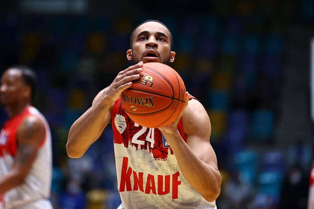 Frankfurt 16.03.2022 xjfx Basketball BBL Bundesliga, Fraport Frankfurt Skyliners - s.Oliver Würzburg emspor, emonline v.l., Cameron Hunt (s.Oliver Würzburg ) Copyright: JoaquimxFerreira