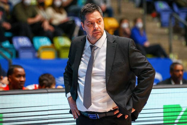 Frankfurt 16.03.2022 xjfx Basketball BBL Bundesliga, Fraport Frankfurt Skyliners - s.Oliver Würzburg emspor, emonline v.l., Trainer Sasa FILIPOVSKI (Head-Coach s.Oliver Würzburg ) Copyright: JoaquimxFerreira