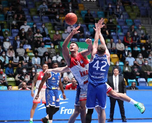 Abu Abdul Malik,(s. Oliver Wuerzburg), Ponitka Marcel,(Fraport Skyliners, 42), , GER,Basketball, BBL, Fraport Skyliners gegen Niners Chemnitz,27.12.2021, Frankfurt Copyright: xEibner-Pressefoto UlrichxScherbax EP_usm