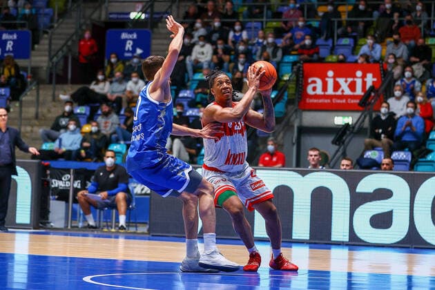 Frankfurt 16.03.2022 xjfx Basketball BBL Bundesliga, Fraport Frankfurt Skyliners - s.Oliver Würzburg emspor, emonline v.l., Lukas Wank (Fraport Skyliners Frankfurt), Desi Rodriguez (s.Oliver Würzburg ) Copyright: JoaquimxFerreira