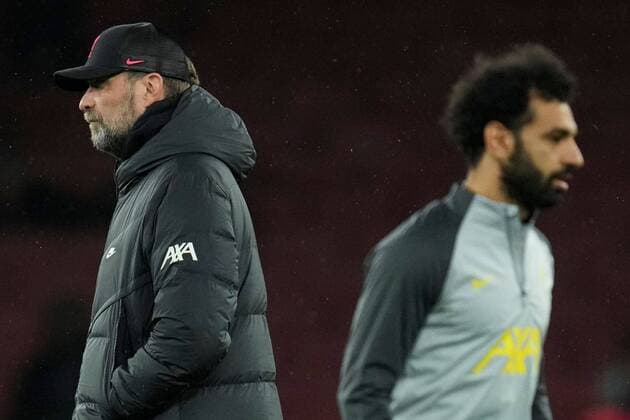 Sport Themen der Woche KW11 Sport Bilder des Tages Mandatory Credit: Photo by Joe Toth Shutterstock (12851766f) Liverpool Manager Jürgen Klopp looks on as Mohamed Salah of Liverpool (11) warms-up before the match. Arsenal v Liverpool, Premier League, Football, Emirates Stadium, London, UK - 16 Mar 2022 EDITORIAL USE ONLY No use with unauthorised audio, video, data, fixture lists, club league logos or live services. Online in-match use limited to 120 images, no video emulation. No use in betting, games or single club league player publications. Arsenal v Liverpool, Premier League, Football, Emirates Stadium, London, UK - 16 Mar 2022 EDITORIAL USE ONLY No use with unauthorised audio, video, data, fixture lists, club league logos or live services. Online in-match use limited to 120 images, no video emulation. No use in betting, games or single club league player publications.  Copyright: xJoexToth Shutterstockx 12851766f
