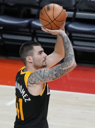 Utah Jazz forward Juancho Hernangomez (41) shoots the ball during an NBA, Basketball Herren, USA game between Utah Jazz and Chicago Bulls, in Vivint Smart Home Arena in Salt Lake City, Utah, USA, 16 March 2022. Utah Jazz - Chicago Bulls !ACHTUNG: NUR REDAKTIONELLE NUTZUNG!  Copyright: xGEORGExFREYx AME3846 20220317-4e8f7ae4b7eb9bad41840f9fb644c4297ce9cc45